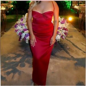 “Flora” HouseofCB dress. Size LARGE